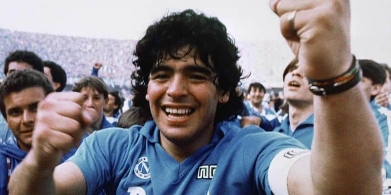 Tiểu sử Diego Maradona thống kê ông ghi được 28 bàn thắng trong 40 trận đấu cho Boca Juniors