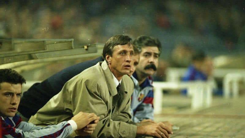 Johan Cruyff tiếp tục khẳng định tài năng với vai trò huấn luyện viên CLB Ajax và Barcelona